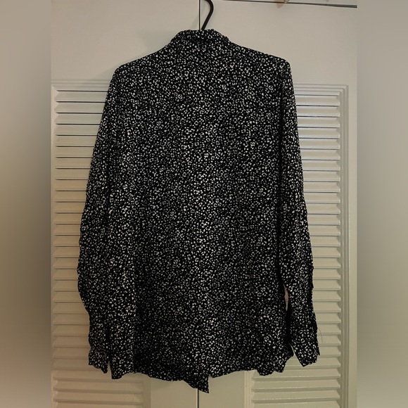 White Stag Woman’s Button Up Blouse- Black w/ white spots - Picture 3 of 7